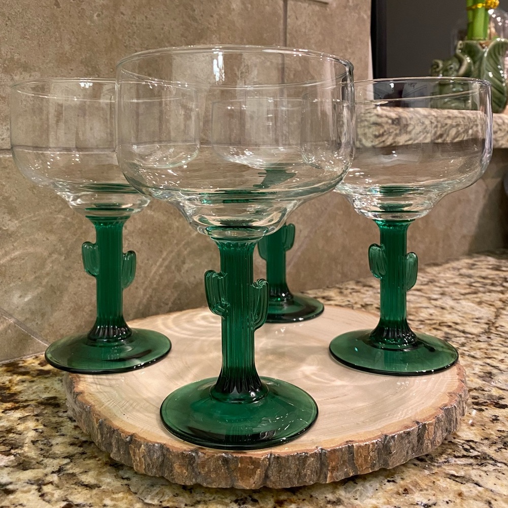 Vintage Margarita Cocktail Glasses Green Cactus Ribbed Stem 6 1/4” tall 16oz